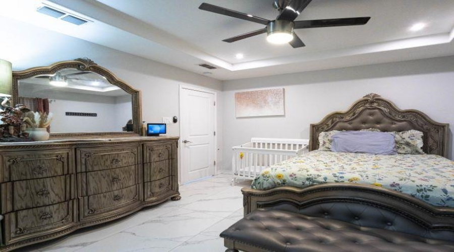 1621 Bilbao Dr., Laredo, Texas 78046, 3 Bedrooms Bedrooms, 5 Rooms Rooms,2 BathroomsBathrooms,Residential,For Sale,1621 Bilbao Dr.,20264315