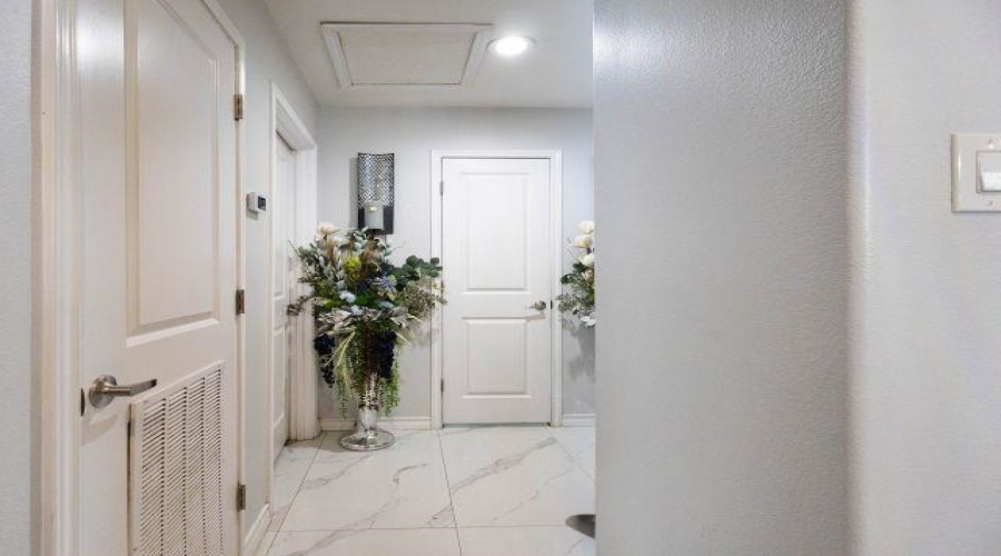 1621 Bilbao Dr., Laredo, Texas 78046, 3 Bedrooms Bedrooms, 5 Rooms Rooms,2 BathroomsBathrooms,Residential,For Sale,1621 Bilbao Dr.,20264315