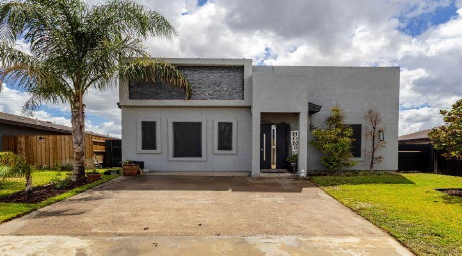 1621 Bilbao Dr., Laredo, Texas 78046, 3 Bedrooms Bedrooms, 5 Rooms Rooms,2 BathroomsBathrooms,Residential,For Sale,1621 Bilbao Dr.,20264315