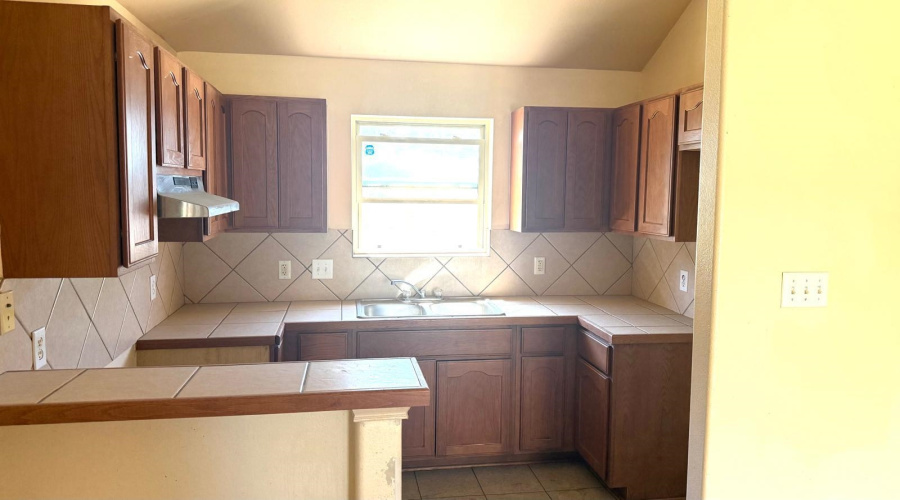 204 Mescalero Dr, Laredo, Texas 78045, 3 Bedrooms Bedrooms, 6 Rooms Rooms,2 BathroomsBathrooms,Residential,For Sale,204 Mescalero Dr,20264316
