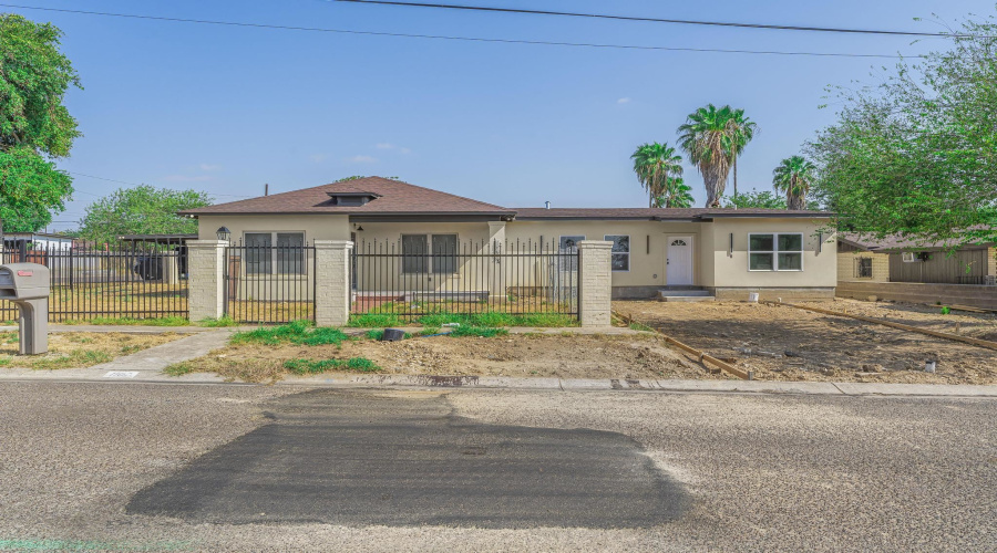 1702 OKane St, Laredo, Texas 78045-8869, ,Multi-family,For Sale,1702 OKane St,20264317