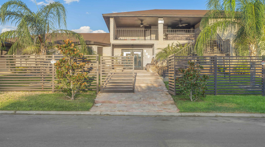 107 Otanes Ave, Laredo, Texas 78046-46, ,Multi-family,For Sale,107 Otanes Ave,20264318