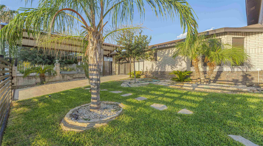 107 Otanes Ave, Laredo, Texas 78046-46, ,Multi-family,For Sale,107 Otanes Ave,20264318