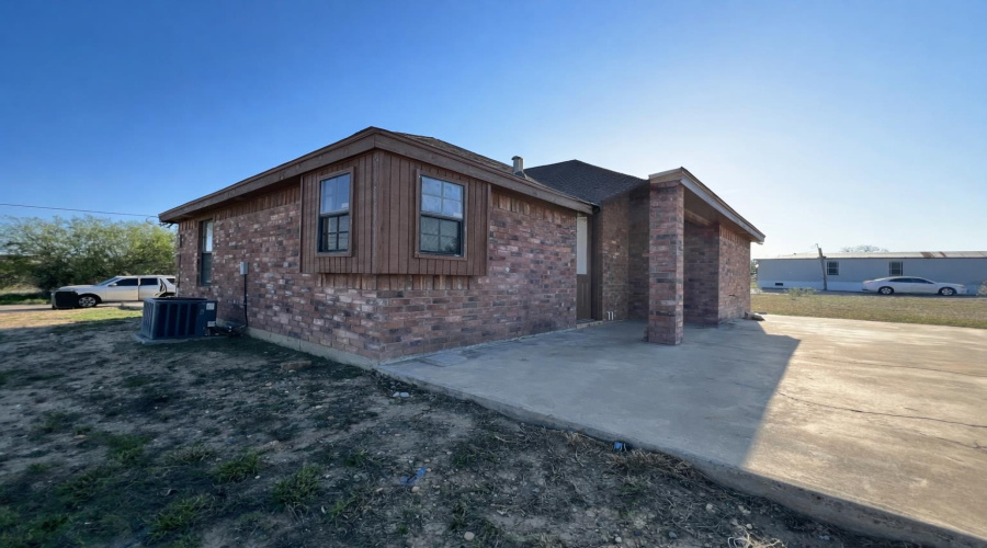 125 Cardinal St., Zapata, Texas 78076, 2 Bedrooms Bedrooms, 4 Rooms Rooms,2 BathroomsBathrooms,Residential,For Sale,125 Cardinal St.,20260255