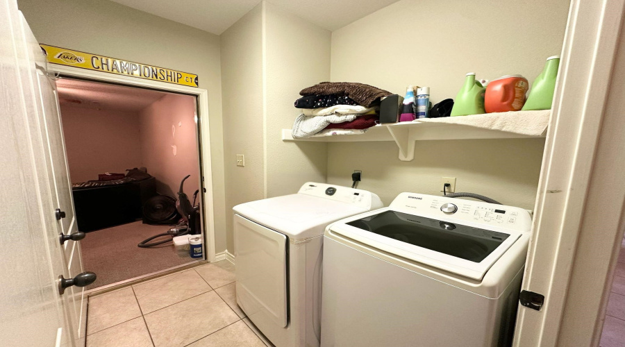 3918 Aidin St, LAREDO, Texas 78045, 3 Bedrooms Bedrooms, 6 Rooms Rooms,2 BathroomsBathrooms,Residential,For Sale,3918 Aidin St,20262143