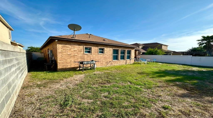 3918 Aidin St, LAREDO, Texas 78045, 3 Bedrooms Bedrooms, 6 Rooms Rooms,2 BathroomsBathrooms,Residential,For Sale,3918 Aidin St,20262143