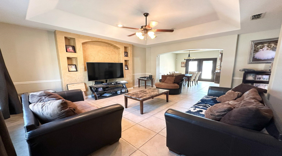 3918 Aidin St, LAREDO, Texas 78045, 3 Bedrooms Bedrooms, 6 Rooms Rooms,2 BathroomsBathrooms,Residential,For Sale,3918 Aidin St,20262143