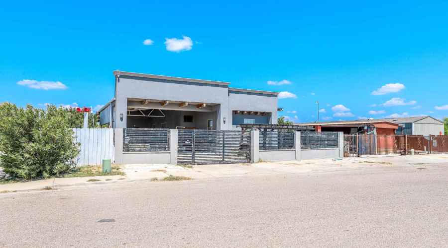 104 Palo De Rosa Loop, Laredo, Texas 78043, 3 Bedrooms Bedrooms, 5 Rooms Rooms,2 BathroomsBathrooms,Residential,For Rent,104 Palo De Rosa Loop,20264320