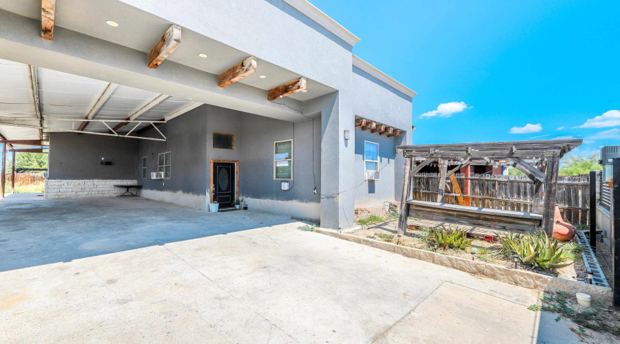 104 Palo De Rosa Loop, Laredo, Texas 78043, 3 Bedrooms Bedrooms, 5 Rooms Rooms,2 BathroomsBathrooms,Residential,For Rent,104 Palo De Rosa Loop,20264320