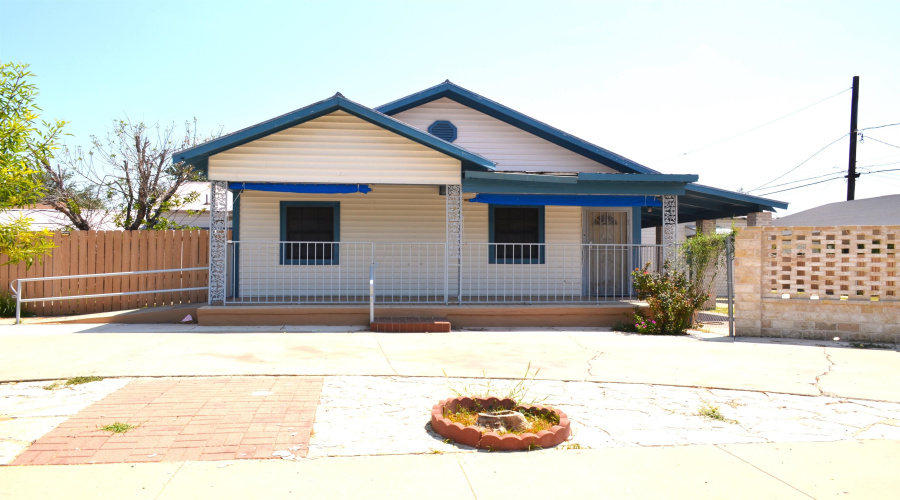 2004 Piedra China St, Laredo, Texas 78045, 3 Bedrooms Bedrooms, 6 Rooms Rooms,1 BathroomBathrooms,Residential,For Sale,2004 Piedra China St,20264321