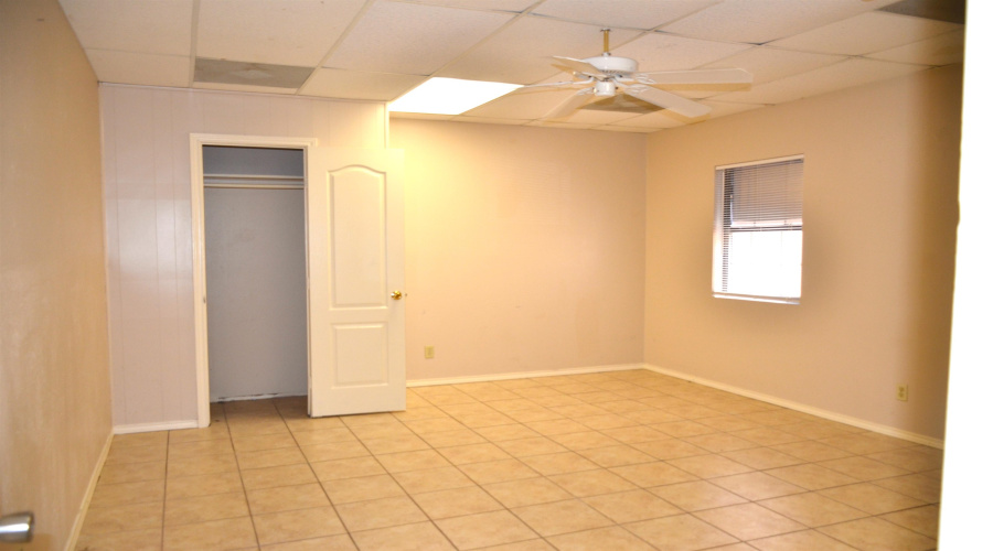 2004 Piedra China St, Laredo, Texas 78045, 3 Bedrooms Bedrooms, 6 Rooms Rooms,1 BathroomBathrooms,Residential,For Sale,2004 Piedra China St,20264321