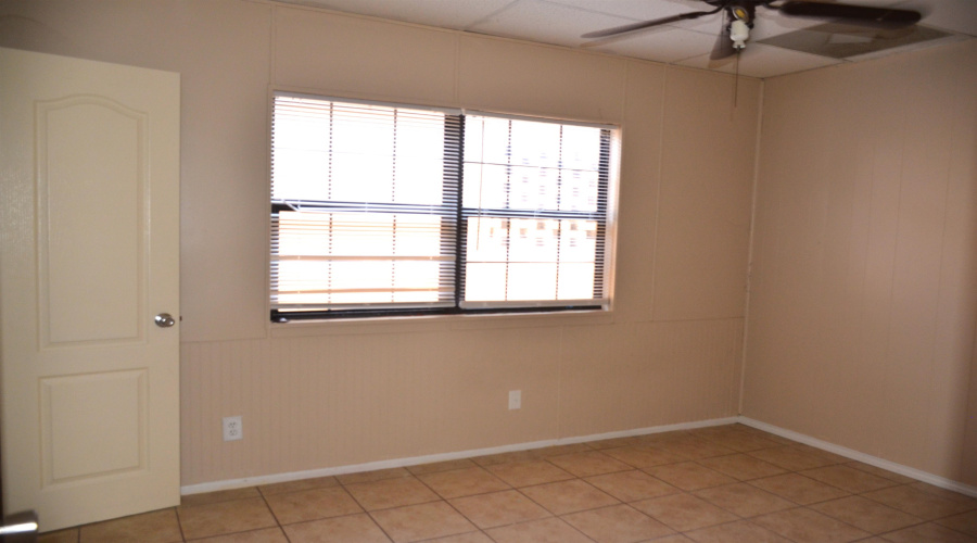 2004 Piedra China St, Laredo, Texas 78045, 3 Bedrooms Bedrooms, 6 Rooms Rooms,1 BathroomBathrooms,Residential,For Sale,2004 Piedra China St,20264321