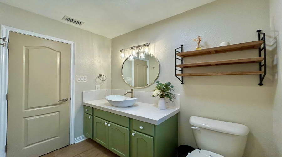 9813 Sandhill Dr, LAREDO, Texas 78045, 3 Bedrooms Bedrooms, 7 Rooms Rooms,2 BathroomsBathrooms,Residential,For Rent,9813 Sandhill Dr,20264322