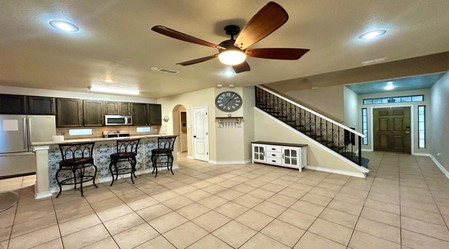 9813 Sandhill Dr, LAREDO, Texas 78045, 3 Bedrooms Bedrooms, 7 Rooms Rooms,2 BathroomsBathrooms,Residential,For Rent,9813 Sandhill Dr,20264322