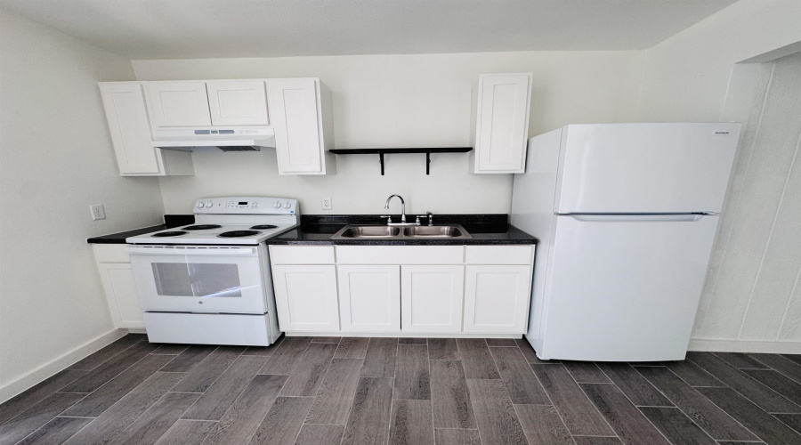 1303 E Eistetter St, Laredo, Texas 78041, 2 Bedrooms Bedrooms, 3 Rooms Rooms,1 BathroomBathrooms,Residential,For Rent,1303 E Eistetter St,20264323