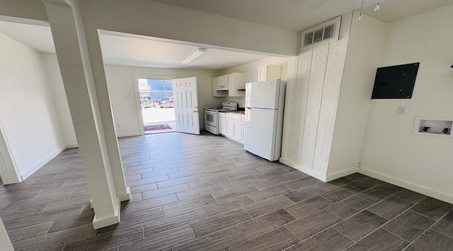 1303 E Eistetter St, Laredo, Texas 78041, 2 Bedrooms Bedrooms, 3 Rooms Rooms,1 BathroomBathrooms,Residential,For Rent,1303 E Eistetter St,20264323