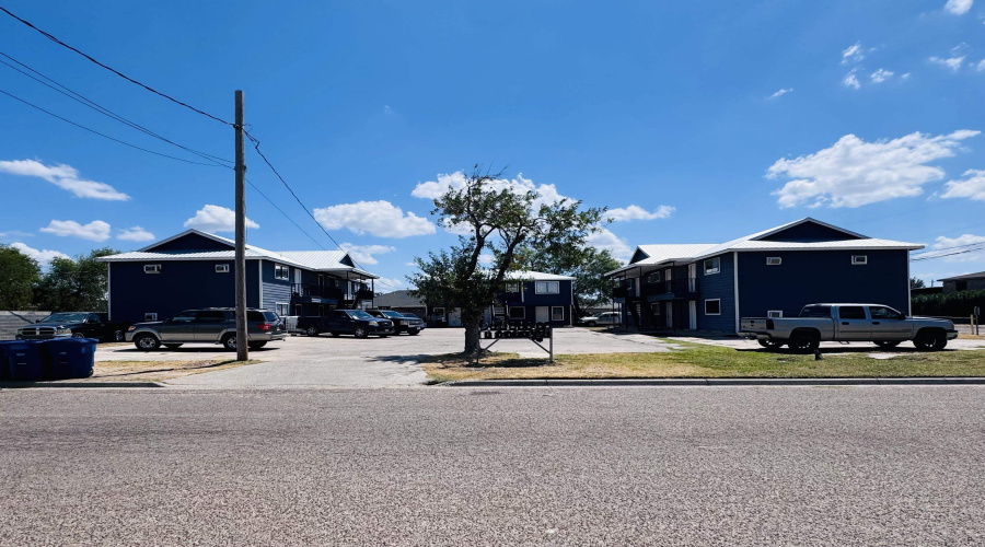 1303 E Eistetter St, Laredo, Texas 78041, 2 Bedrooms Bedrooms, 3 Rooms Rooms,1 BathroomBathrooms,Residential,For Rent,1303 E Eistetter St,20264323