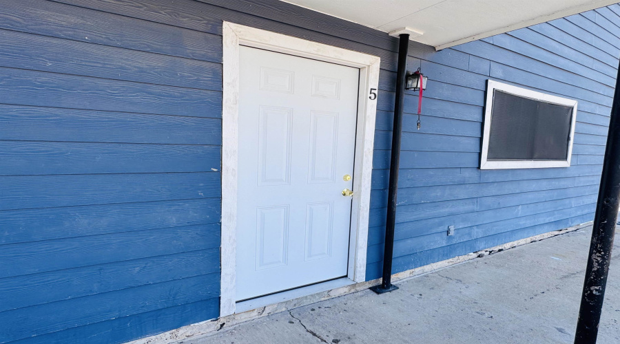 1303 E Eistetter St, Laredo, Texas 78041, 2 Bedrooms Bedrooms, 3 Rooms Rooms,1 BathroomBathrooms,Residential,For Rent,1303 E Eistetter St,20264323