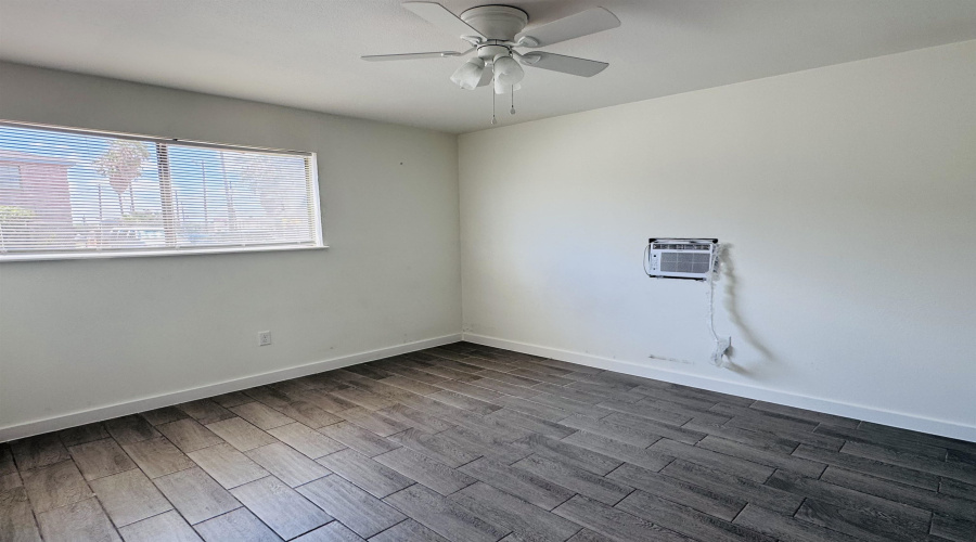 1303 E Eistetter St, Laredo, Texas 78041, 2 Bedrooms Bedrooms, 3 Rooms Rooms,1 BathroomBathrooms,Residential,For Rent,1303 E Eistetter St,20264323