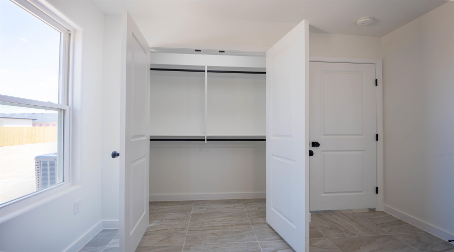 1634 Secretaria Ln., Laredo, Texas 78041, 3 Bedrooms Bedrooms, 5 Rooms Rooms,2 BathroomsBathrooms,Residential,For Sale,1634 Secretaria Ln.,20264324