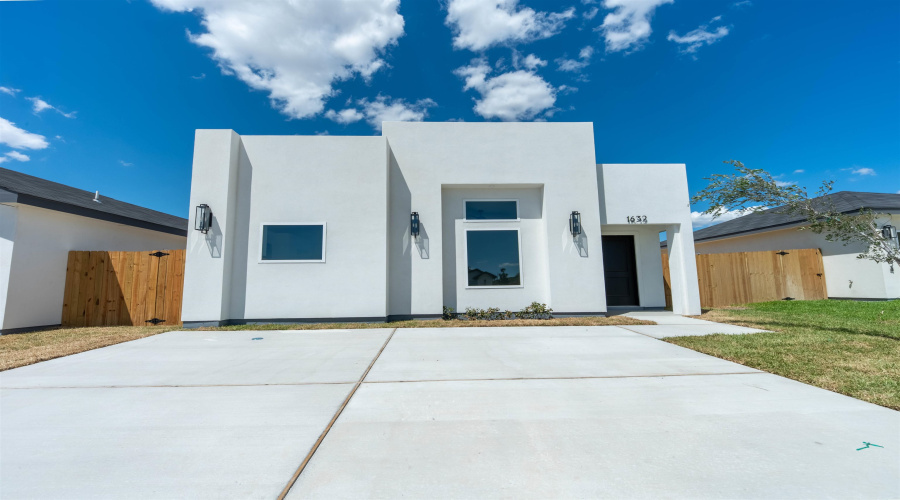 1634 Secretaria Ln., Laredo, Texas 78041, 3 Bedrooms Bedrooms, 5 Rooms Rooms,2 BathroomsBathrooms,Residential,For Sale,1634 Secretaria Ln.,20264324