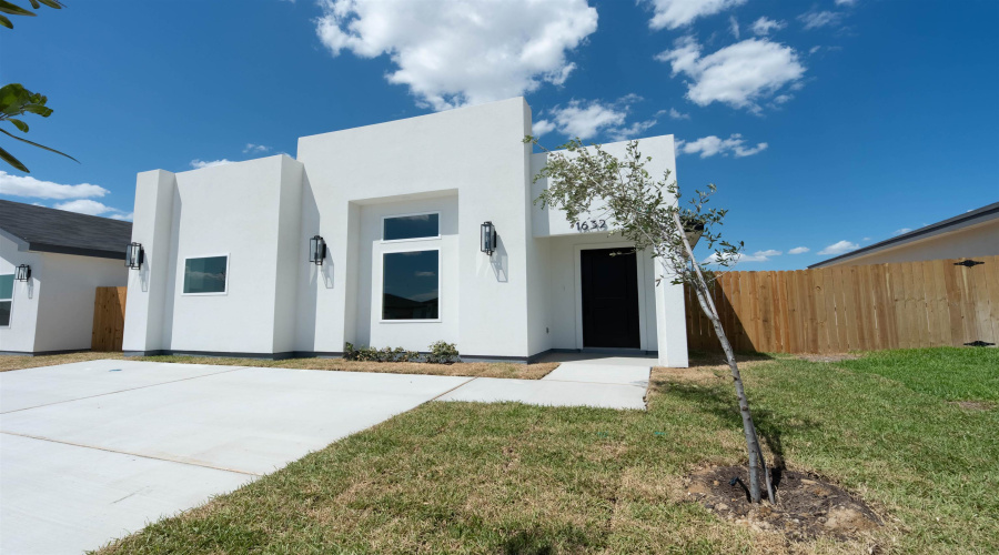 1634 Secretaria Ln., Laredo, Texas 78041, 3 Bedrooms Bedrooms, 5 Rooms Rooms,2 BathroomsBathrooms,Residential,For Sale,1634 Secretaria Ln.,20264324