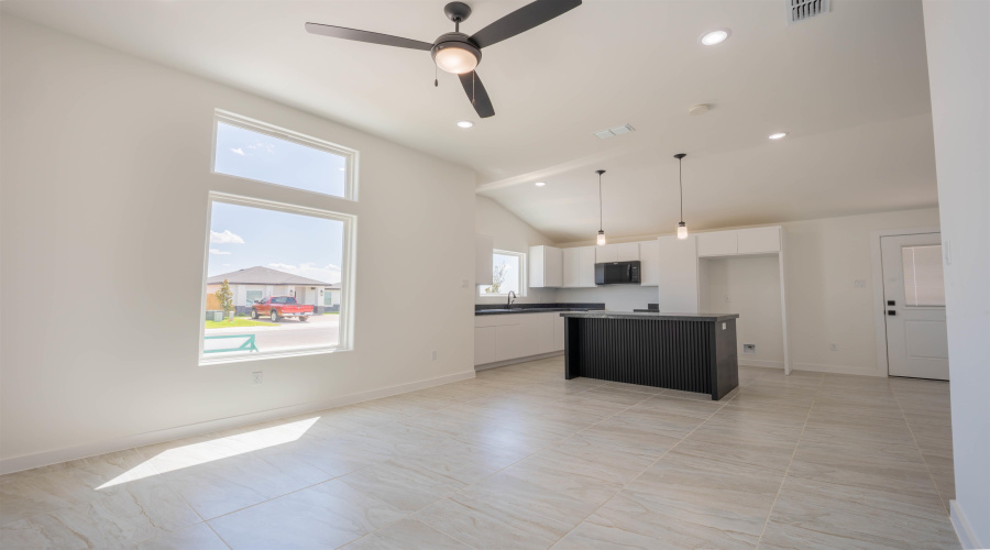 1634 Secretaria Ln., Laredo, Texas 78041, 3 Bedrooms Bedrooms, 5 Rooms Rooms,2 BathroomsBathrooms,Residential,For Sale,1634 Secretaria Ln.,20264324