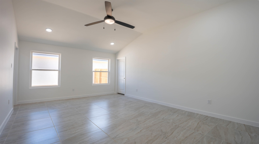 1634 Secretaria Ln., Laredo, Texas 78041, 3 Bedrooms Bedrooms, 5 Rooms Rooms,2 BathroomsBathrooms,Residential,For Sale,1634 Secretaria Ln.,20264324