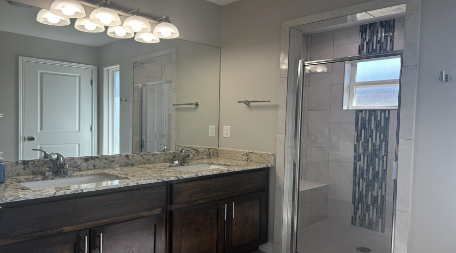 5608 Palestine Dr, Laredo, Texas 78046, 2 Bedrooms Bedrooms, 6 Rooms Rooms,2 BathroomsBathrooms,Residential,For Rent,5608 Palestine Dr,20264325