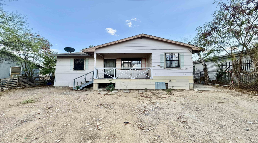 2507 San Salvador St, Laredo, Texas 78046, 3 Bedrooms Bedrooms, 4 Rooms Rooms,2 BathroomsBathrooms,Residential,For Sale,2507 San Salvador St,20264326