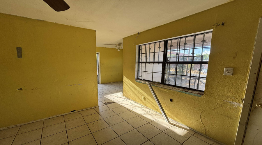 2507 San Salvador St, Laredo, Texas 78046, 3 Bedrooms Bedrooms, 4 Rooms Rooms,2 BathroomsBathrooms,Residential,For Sale,2507 San Salvador St,20264326