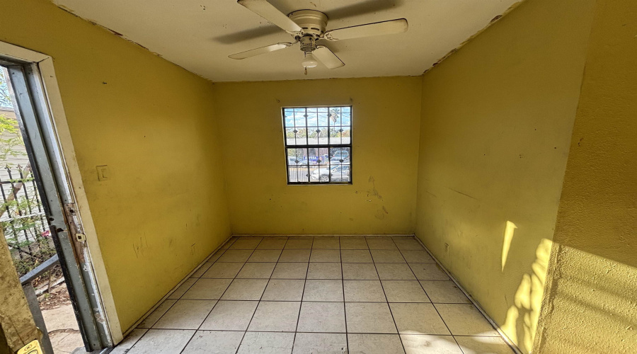 2507 San Salvador St, Laredo, Texas 78046, 3 Bedrooms Bedrooms, 4 Rooms Rooms,2 BathroomsBathrooms,Residential,For Sale,2507 San Salvador St,20264326