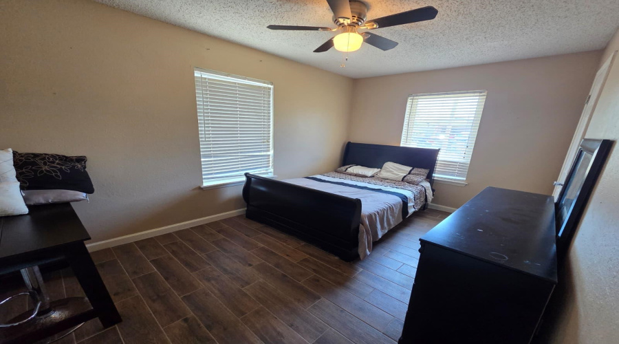 418 E Walnut St, Laredo, Texas 78041, 3 Bedrooms Bedrooms, 6 Rooms Rooms,2 BathroomsBathrooms,Residential,For Sale,418 E Walnut St,20264328