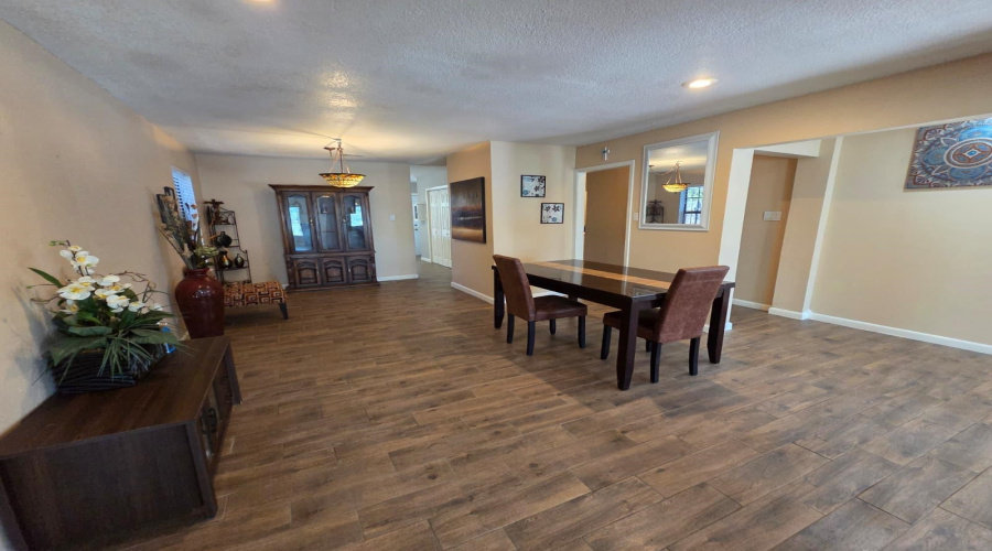 418 E Walnut St, Laredo, Texas 78041, 3 Bedrooms Bedrooms, 6 Rooms Rooms,2 BathroomsBathrooms,Residential,For Sale,418 E Walnut St,20264328