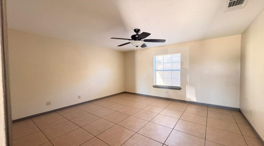 2918 Thurman St, Laredo, Texas 78046, 1 Bedroom Bedrooms, 2 Rooms Rooms,1 BathroomBathrooms,Residential,For Rent,2918 Thurman St,20264331