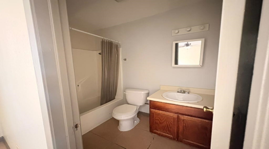 2918 Thurman St, Laredo, Texas 78046, 1 Bedroom Bedrooms, 2 Rooms Rooms,1 BathroomBathrooms,Residential,For Rent,2918 Thurman St,20264331