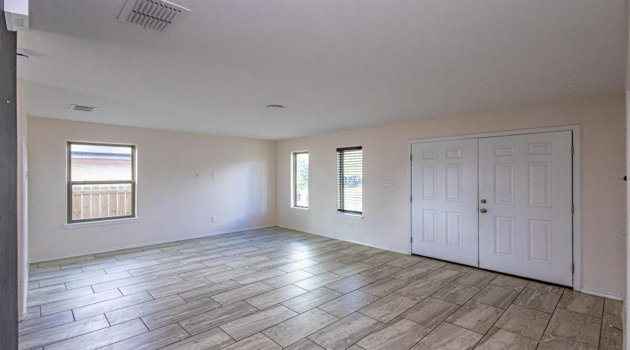 4314 Maria Eva Ln., LAREDO, Texas 78046, 4 Bedrooms Bedrooms, 6 Rooms Rooms,2 BathroomsBathrooms,Residential,For Sale,4314 Maria Eva Ln.,20264332