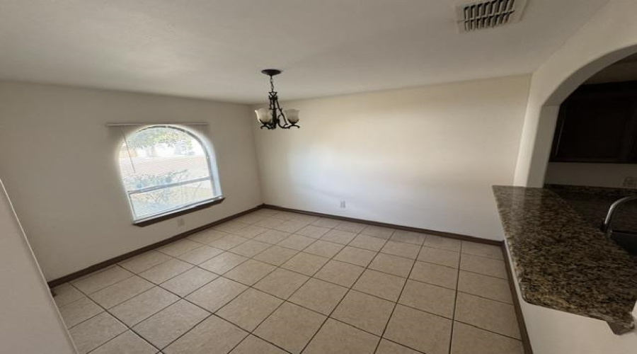 516 Everest Ct, Laredo, Texas 78043, 3 Bedrooms Bedrooms, 10 Rooms Rooms,2 BathroomsBathrooms,Residential,For Rent,516 Everest Ct,20264334