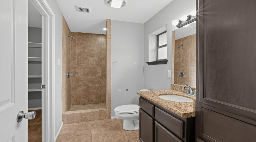 3403 Sereno Dr., Laredo, Texas 78046, 3 Bedrooms Bedrooms, 6 Rooms Rooms,2 BathroomsBathrooms,Residential,For Sale,3403 Sereno Dr.,20264335