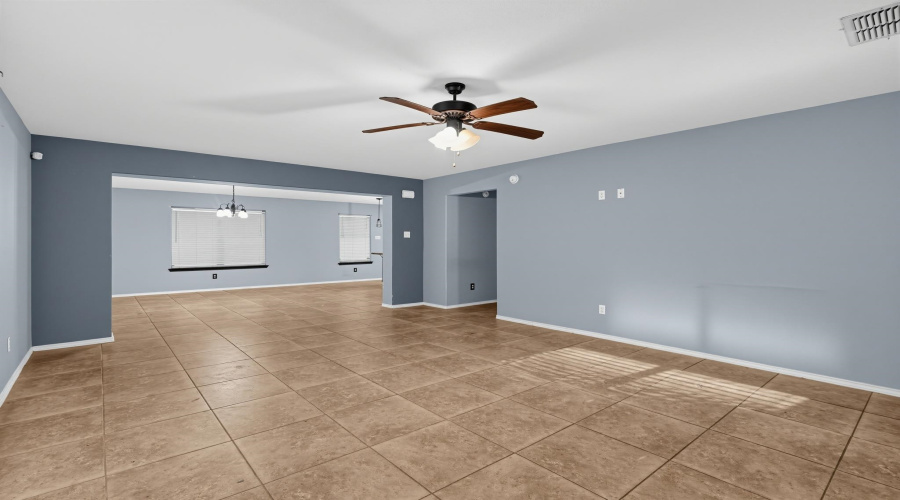 3403 Sereno Dr., Laredo, Texas 78046, 3 Bedrooms Bedrooms, 6 Rooms Rooms,2 BathroomsBathrooms,Residential,For Sale,3403 Sereno Dr.,20264335