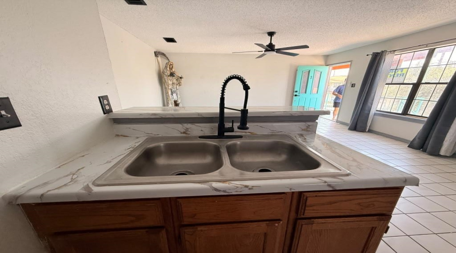 2901 San Agustin Ave, Laredo, Texas 78040, 2 Bedrooms Bedrooms, 2 Rooms Rooms,1 BathroomBathrooms,Residential,For Rent,2901 San Agustin Ave,20264336