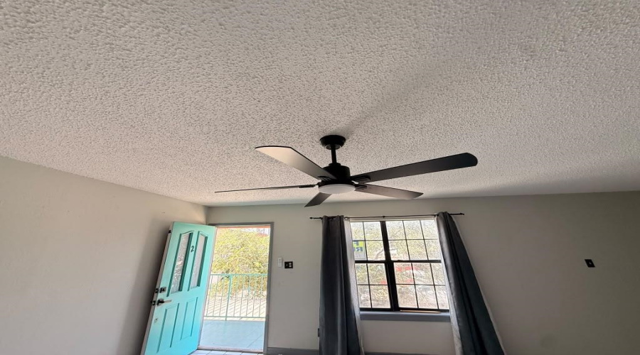 2901 San Agustin Ave, Laredo, Texas 78040, 2 Bedrooms Bedrooms, 2 Rooms Rooms,1 BathroomBathrooms,Residential,For Rent,2901 San Agustin Ave,20264336
