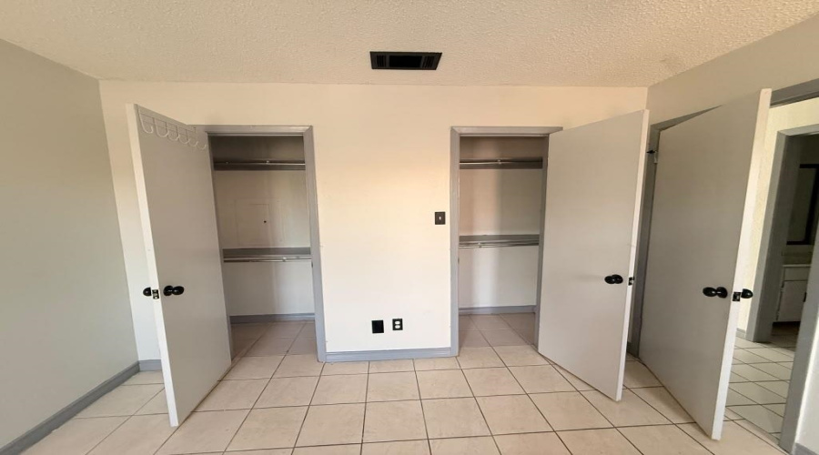 2901 San Agustin Ave, Laredo, Texas 78040, 2 Bedrooms Bedrooms, 2 Rooms Rooms,1 BathroomBathrooms,Residential,For Rent,2901 San Agustin Ave,20264336