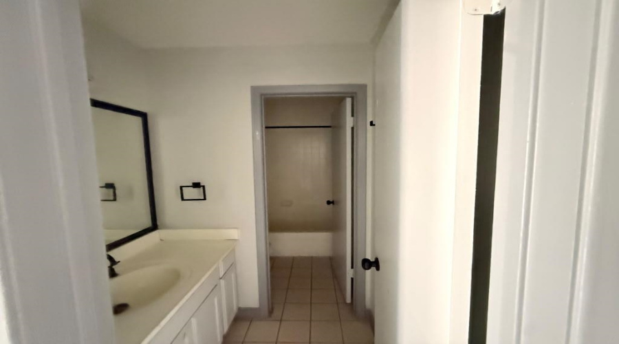 2901 San Agustin Ave, Laredo, Texas 78040, 2 Bedrooms Bedrooms, 2 Rooms Rooms,1 BathroomBathrooms,Residential,For Rent,2901 San Agustin Ave,20264336