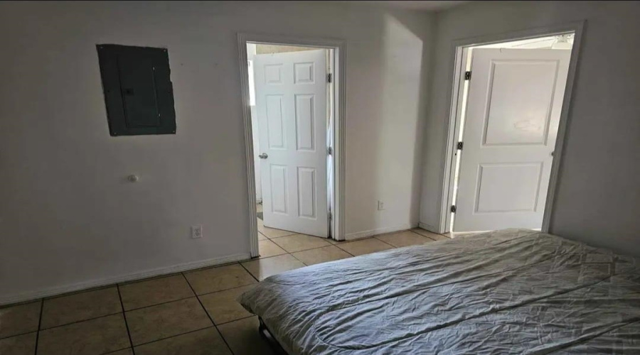619 S Meadow Ave, Laredo, Texas 78040, 1 Room Rooms,1 BathroomBathrooms,Commercial retail/office,For Sale,619 S Meadow Ave,20264362
