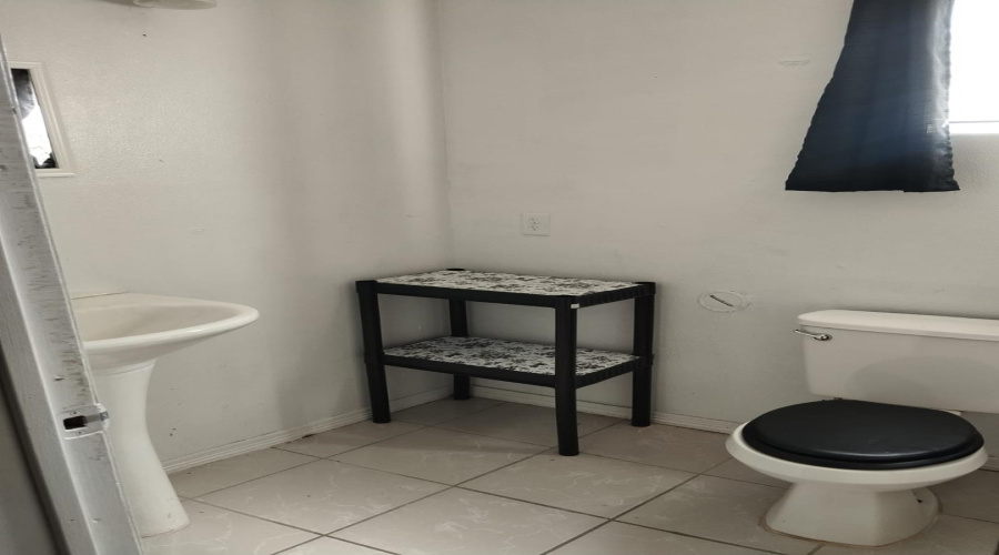619 S Meadow Ave, Laredo, Texas 78040, 1 Room Rooms,1 BathroomBathrooms,Commercial retail/office,For Sale,619 S Meadow Ave,20264362