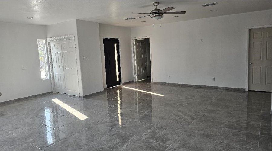 619 S Meadow Ave, Laredo, Texas 78040, 1 Room Rooms,1 BathroomBathrooms,Commercial retail/office,For Sale,619 S Meadow Ave,20264362