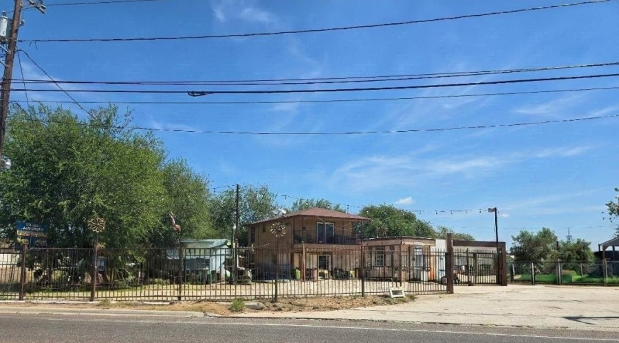 619 S Meadow Ave, Laredo, Texas 78040, 1 Room Rooms,1 BathroomBathrooms,Commercial retail/office,For Sale,619 S Meadow Ave,20264362