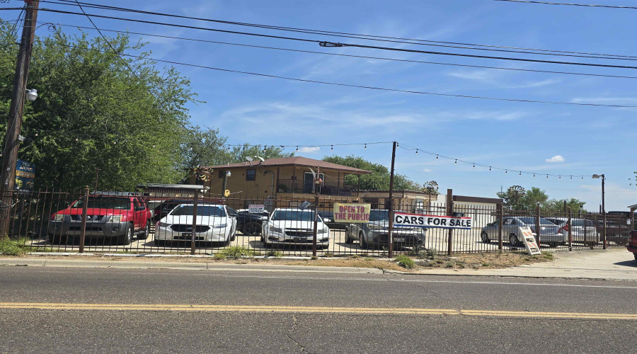 619 S Meadow Ave, Laredo, Texas 78040, 1 Room Rooms,1 BathroomBathrooms,Commercial retail/office,For Sale,619 S Meadow Ave,20264362