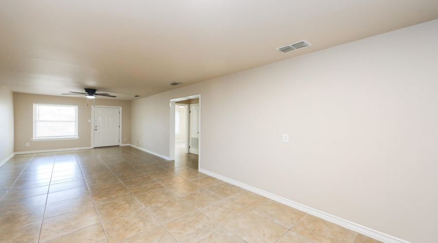 2301 Ligarde St, LAREDO, Texas 78043, 2 Bedrooms Bedrooms, 5 Rooms Rooms,2 BathroomsBathrooms,Residential,For Rent,2301 Ligarde St,20264361